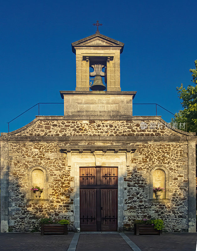 Cazaux-Fréchet-Annéran-Camors church